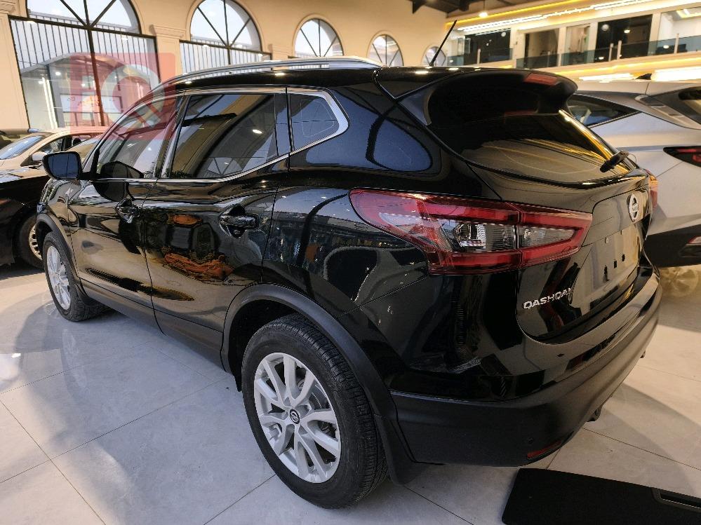 نيسان قاشقاي